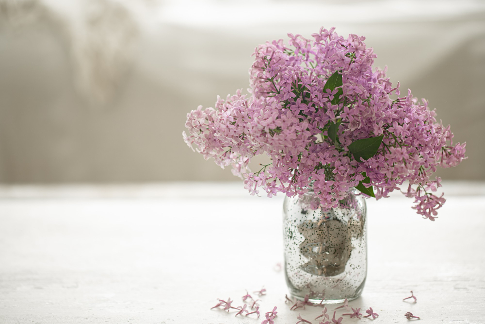 bouquet-fresh-lilac-flowers-glass-vase